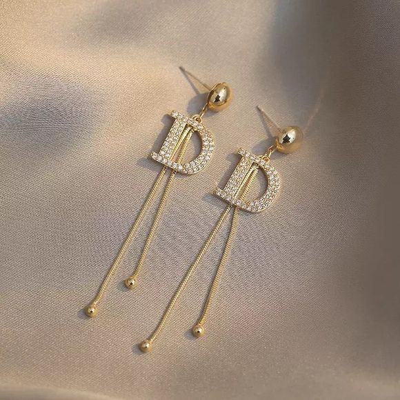Dangling D earring 14k gold plated. Brand new. - Picture 1 of 3